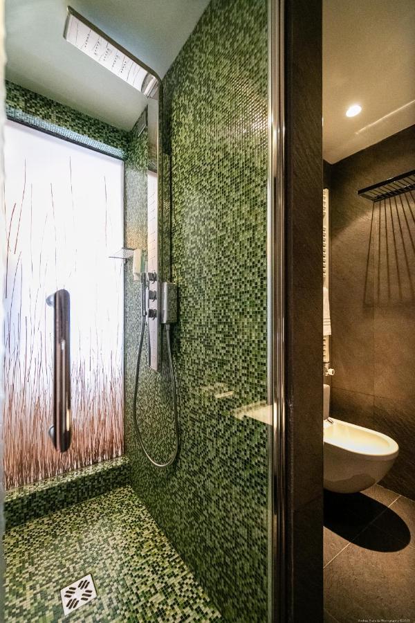 Double Room Water Jet Shower